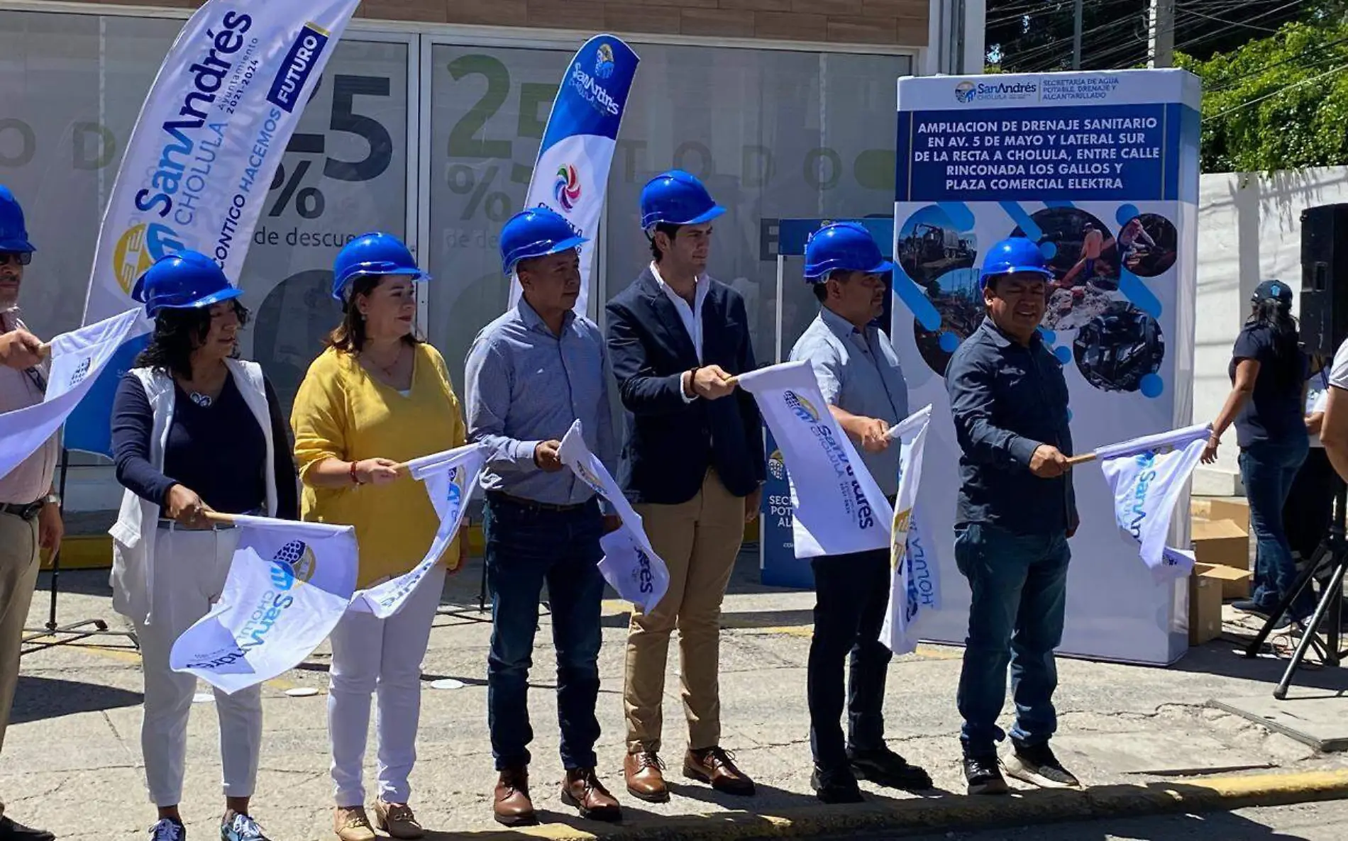 Edmundo Tlatehui da arranque a obras en Cholula